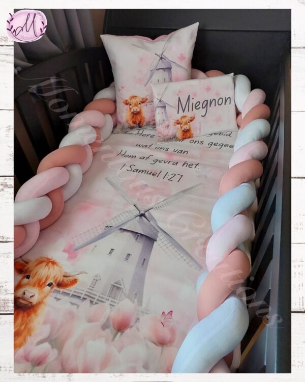 Pink farmhouse with highland cow duvet set - Image 11